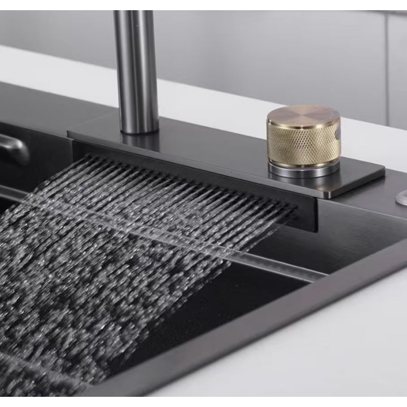 The Flying Rain faucet comes w - Kitchen Gadgets Luxury บทวิจารณ์และราคา